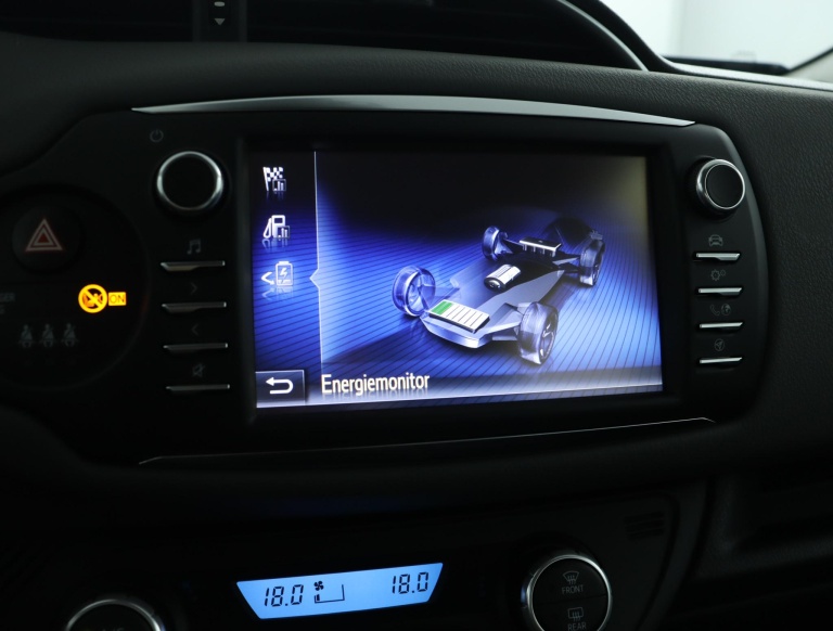 Toyota Yaris - 1.5 Hybrid Dynamic 52