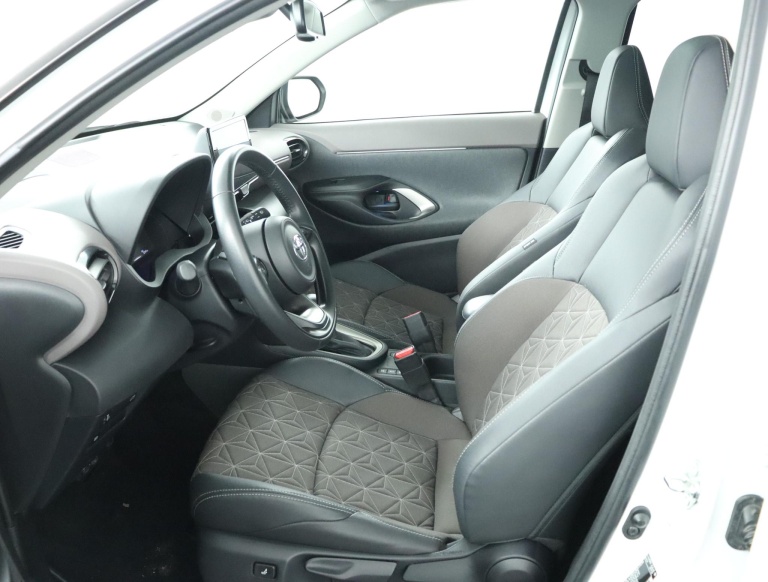 Toyota Yaris Cross - 1.5 Hybrid Executive 17