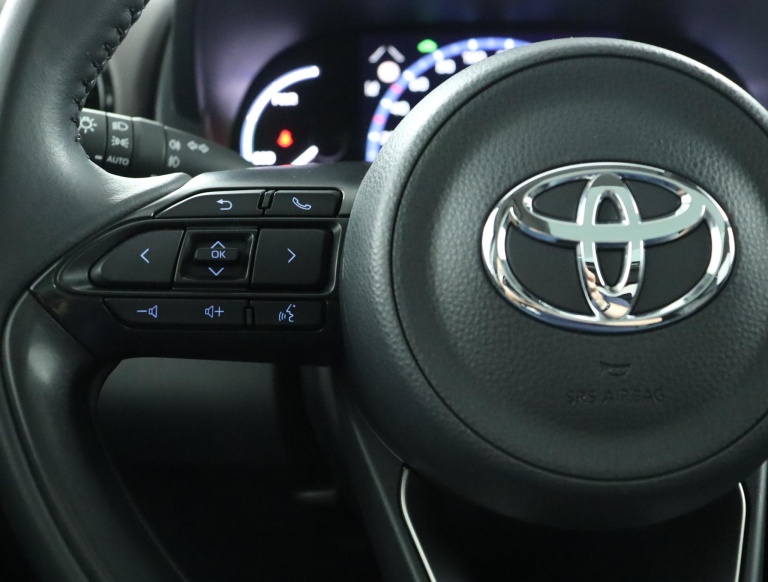 Toyota Yaris Cross - 1.5 Hybrid Executive 19