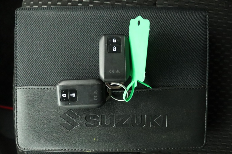 Suzuki Ignis - 1.2 Smart Hybrid Style 11