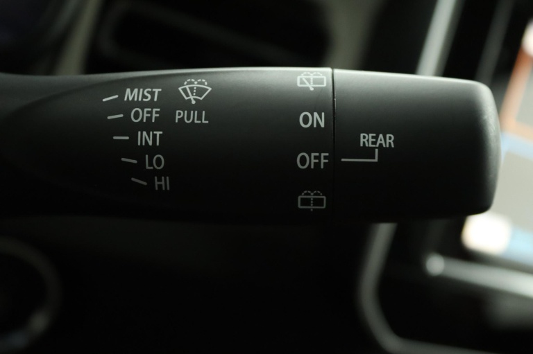 Suzuki Ignis - 1.2 Smart Hybrid Style 33
