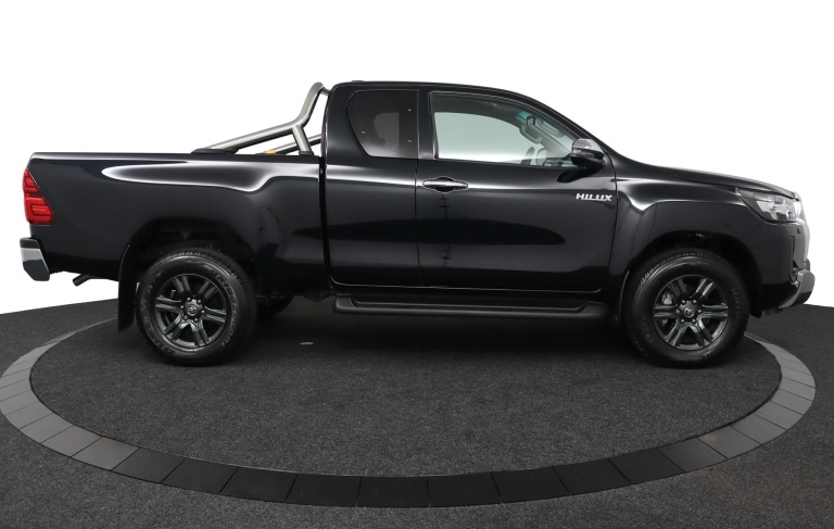 Toyota HiLux - 2.4 D-4D Xtra Cab Professional 13