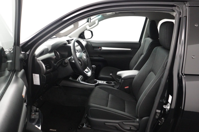 Toyota HiLux - 2.4 D-4D Xtra Cab Professional 17