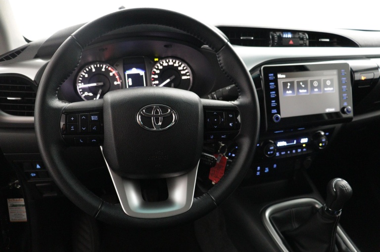 Toyota HiLux - 2.4 D-4D Xtra Cab Professional 19
