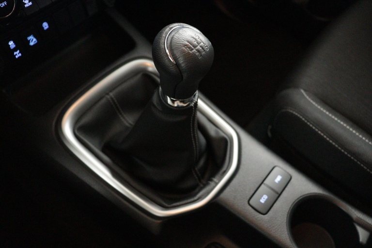 Toyota HiLux - 2.4 D-4D Xtra Cab Professional 24