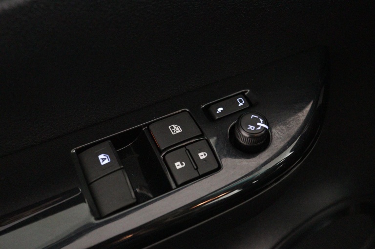 Toyota HiLux - 2.4 D-4D Xtra Cab Professional 25