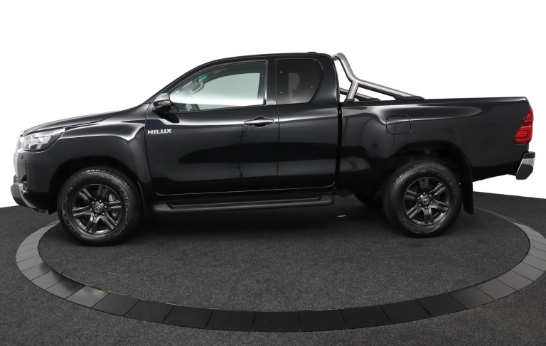 Toyota HiLux - 2.4 D-4D Xtra Cab Professional 3
