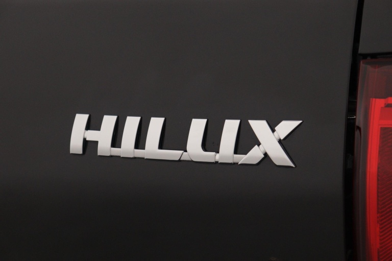 Toyota HiLux - 2.4 D-4D Xtra Cab Professional 34