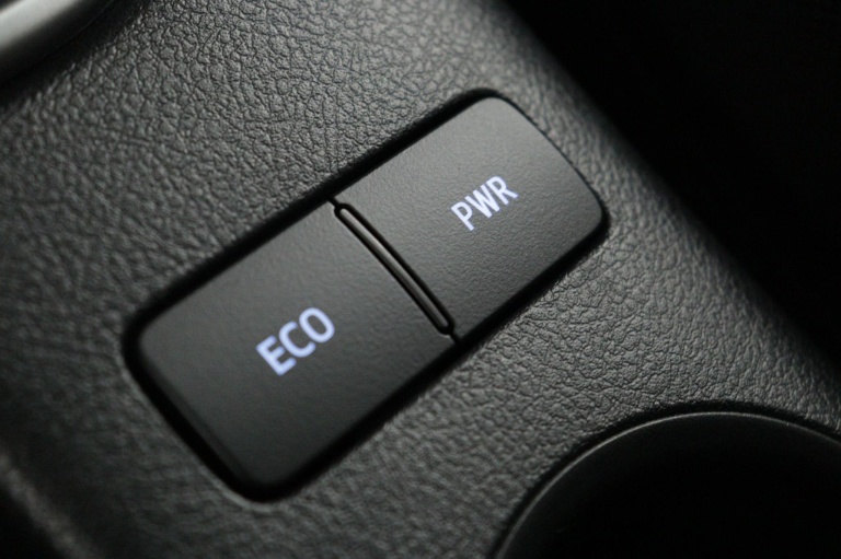 Toyota HiLux - 2.4 D-4D Xtra Cab Professional 39