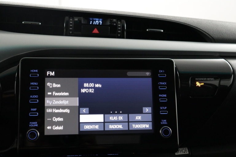 Toyota HiLux - 2.4 D-4D Xtra Cab Professional 8