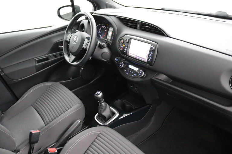 Toyota Yaris - 1.5 VVT-i Bi-Tone | Navigatie | Climate Control 18