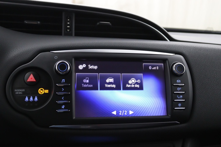 Toyota Yaris - 1.5 VVT-i Bi-Tone | Navigatie | Climate Control 30