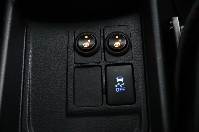 Toyota Yaris - 1.5 VVT-i Bi-Tone | Navigatie | Climate Control 34