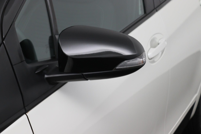 Toyota Yaris - 1.5 VVT-i Bi-Tone | Navigatie | Trekhaak 12