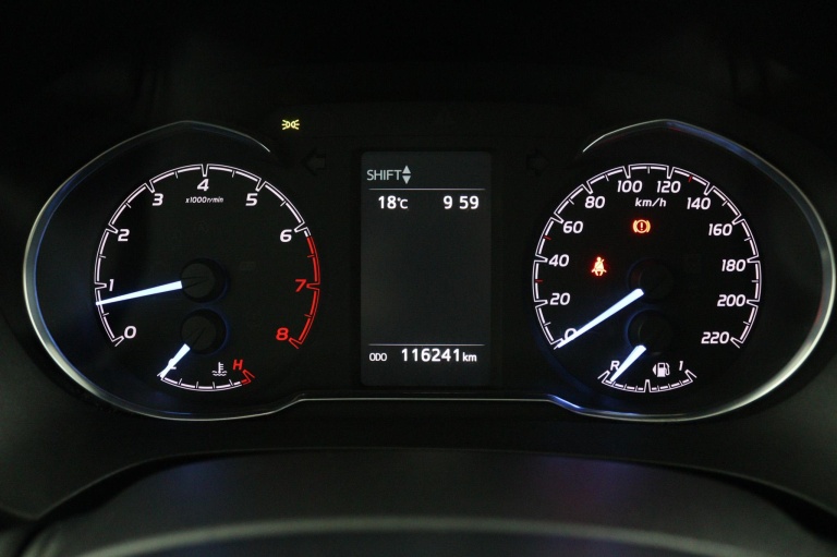 Toyota Yaris - 1.5 VVT-i Bi-Tone | Navigatie | Trekhaak 23