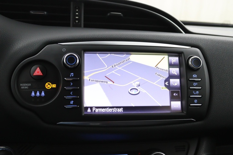 Toyota Yaris - 1.5 VVT-i Bi-Tone | Navigatie | Trekhaak 26