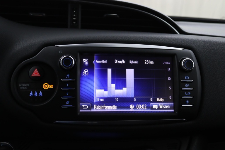 Toyota Yaris - 1.5 VVT-i Bi-Tone | Navigatie | Trekhaak 28