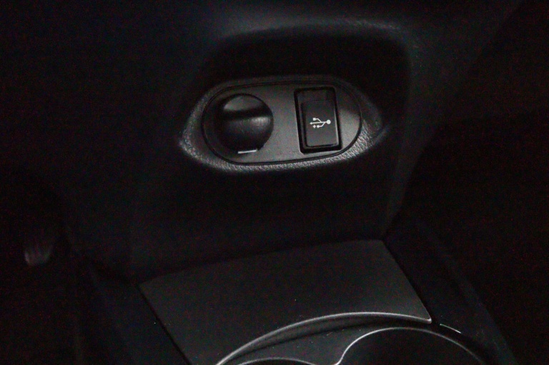 Toyota Yaris - 1.5 VVT-i Bi-Tone | Navigatie | Trekhaak 36