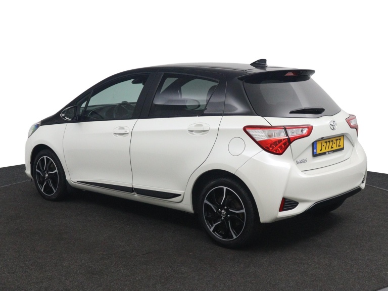 Toyota Yaris - 1.5 VVT-i Bi-Tone | Navigatie | Trekhaak 4