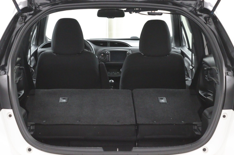 Toyota Yaris - 1.5 VVT-i Bi-Tone | Navigatie | Trekhaak 48