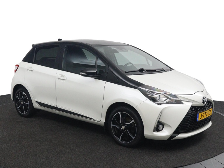 Toyota Yaris - 1.5 VVT-i Bi-Tone | Navigatie | Trekhaak 6