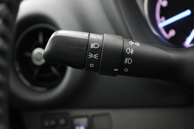 Toyota Yaris - 1.5 VVT-i Bi-Tone | navigatiesysteem full map | 19