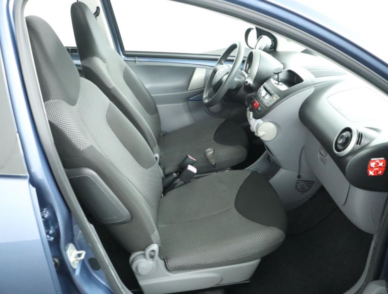 Toyota Aygo - 1.0-12V Comfort 19