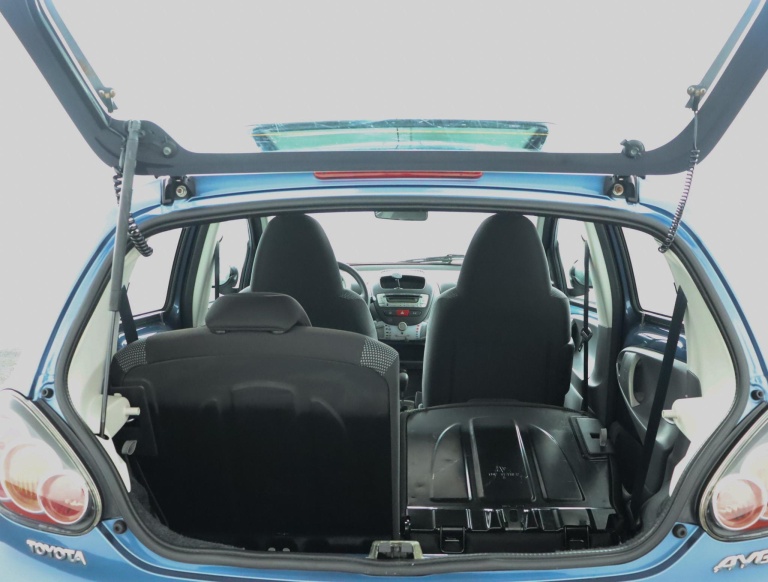 Toyota Aygo - 1.0-12V Comfort 22