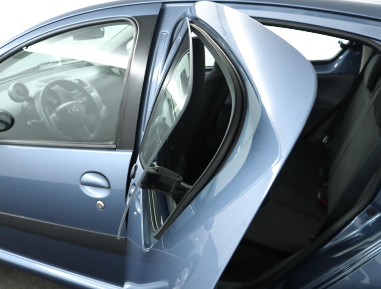 Toyota Aygo - 1.0-12V Comfort 36