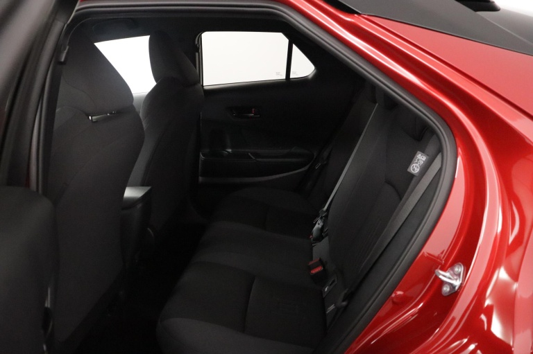 Toyota C-HR - 2.0 Plug-in Hybrid 220 Dynamic 17
