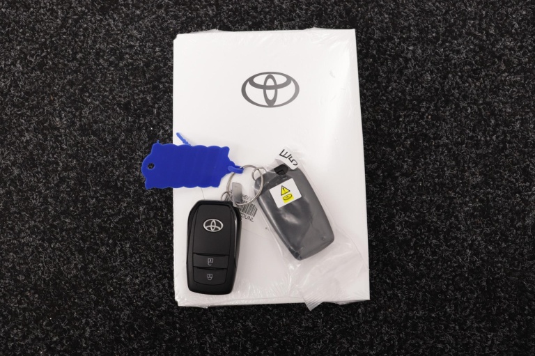 Toyota C-HR - 2.0 Plug-in Hybrid 220 Dynamic 9