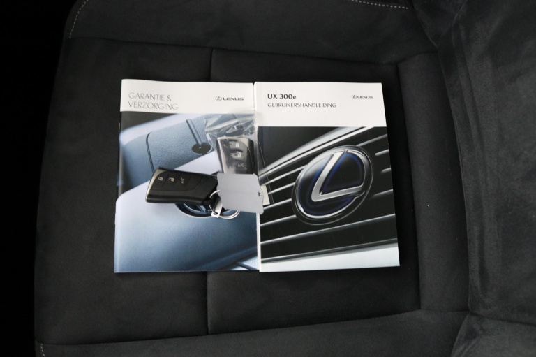 Lexus UX - 300e Business 54 kWh 11