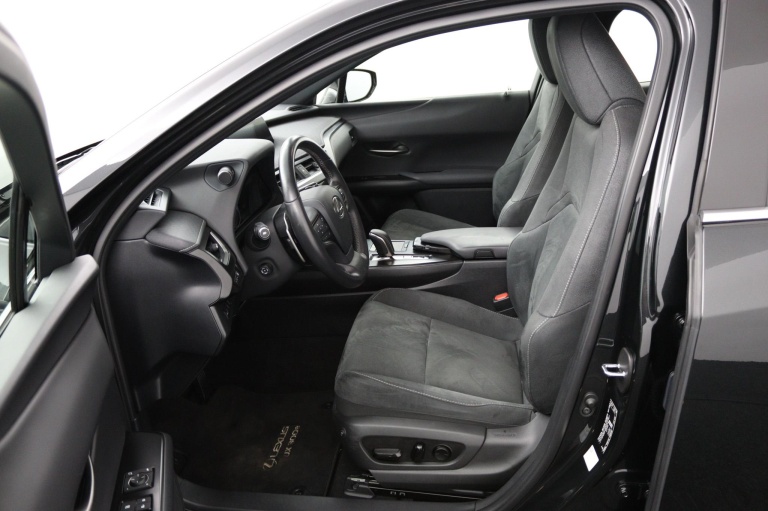 Lexus UX - 300e Business 54 kWh 17