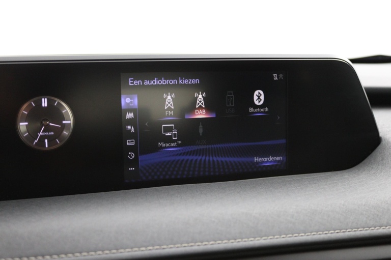Lexus UX - 300e Business 54 kWh 42