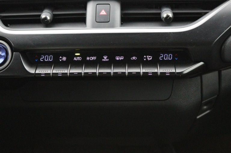 Lexus UX - 300e Business 54 kWh 7