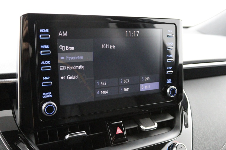 Toyota Corolla Touring Sports - 1.8 Hybrid Dynamic 8
