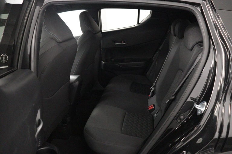 Toyota C-HR - 1.8 Hybrid Business Plus 17