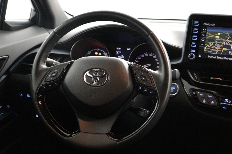 Toyota C-HR - 1.8 Hybrid Business Plus 18