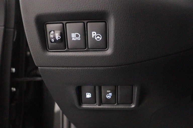 Toyota C-HR - 1.8 Hybrid Business Plus 29
