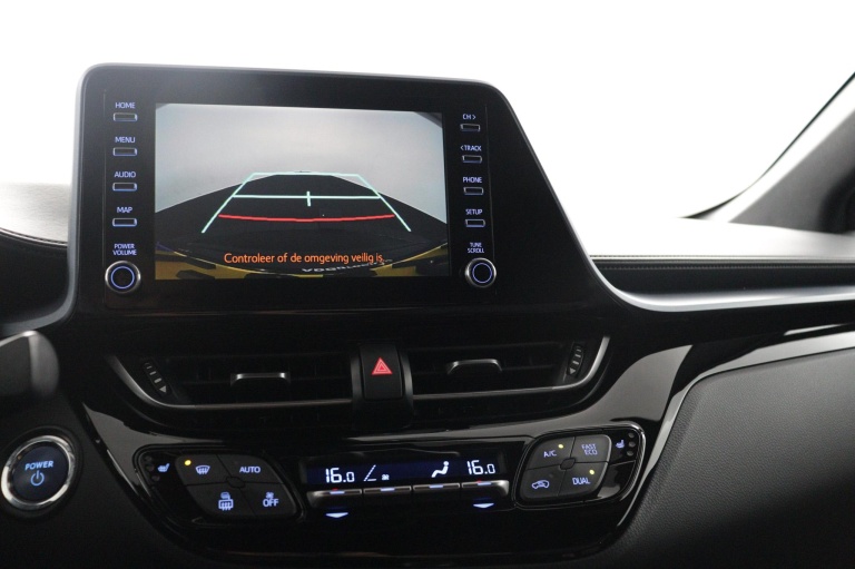 Toyota C-HR - 1.8 Hybrid Business Plus 8