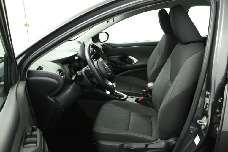 Toyota Yaris - 1.5 Hybrid Dynamic 16