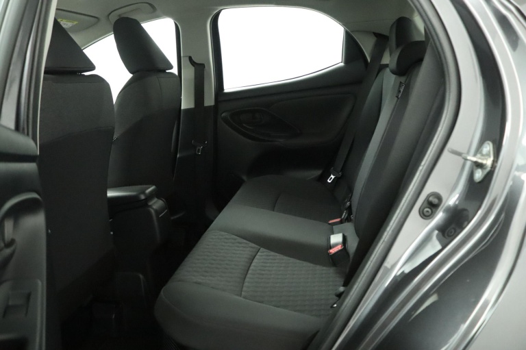 Toyota Yaris - 1.5 Hybrid Dynamic 17