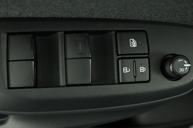 Toyota Yaris - 1.5 Hybrid Dynamic 27