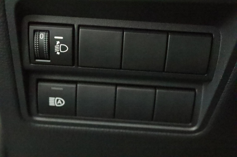 Toyota Yaris - 1.5 Hybrid Dynamic 28