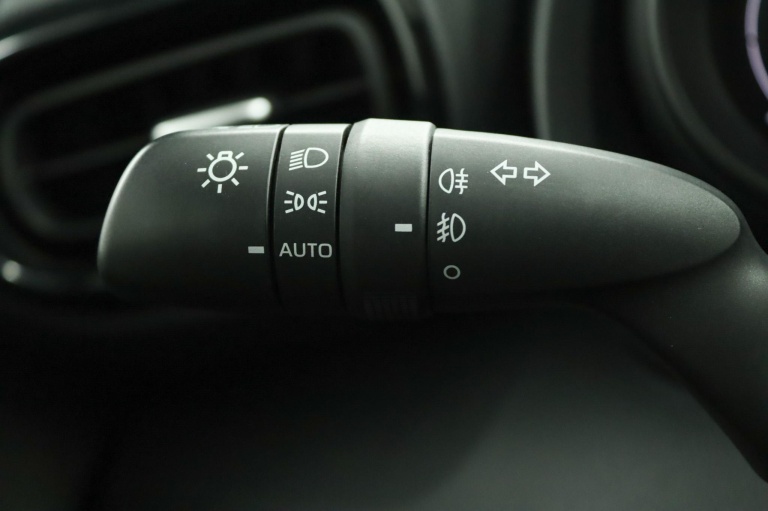 Toyota Yaris - 1.5 Hybrid Dynamic 29