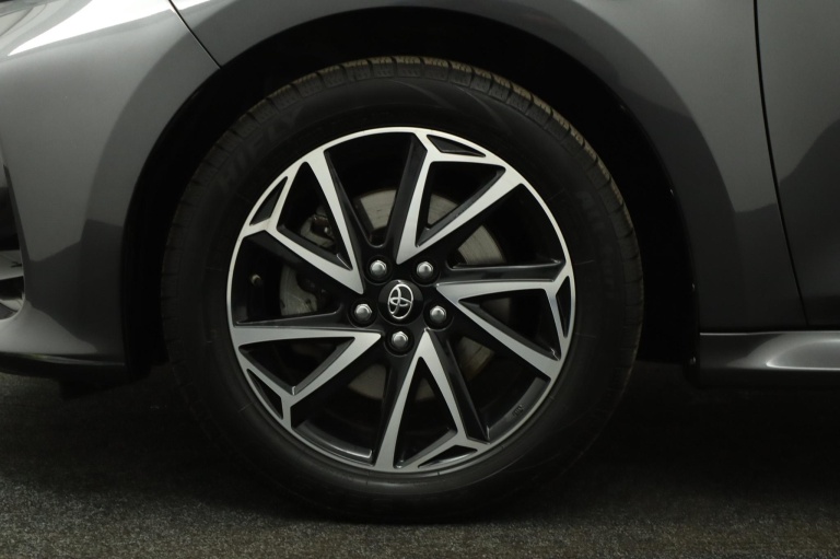 Toyota Yaris - 1.5 Hybrid Dynamic 36