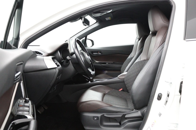 Toyota C-HR - 1.8 Hybrid Executive 17