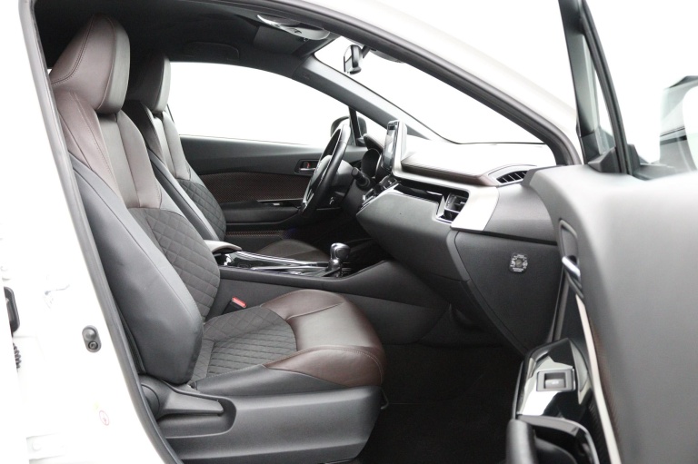 Toyota C-HR - 1.8 Hybrid Executive 22