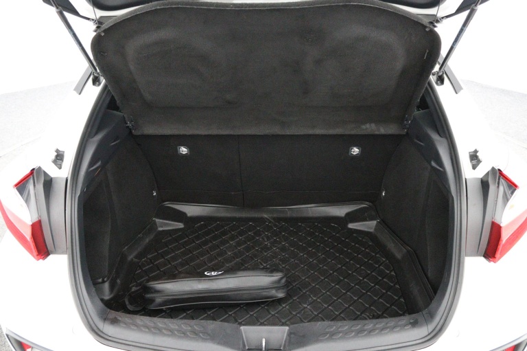 Toyota C-HR - 1.8 Hybrid Executive 23