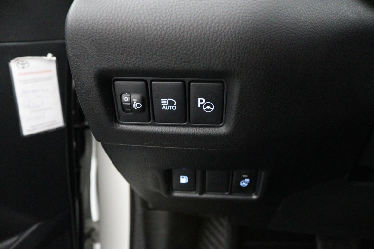 Toyota C-HR - 1.8 Hybrid Executive 30